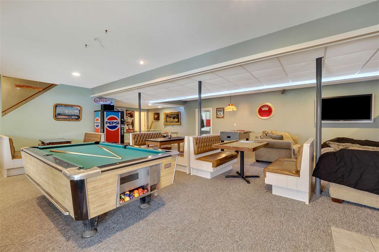 10498 Fallbrook Court