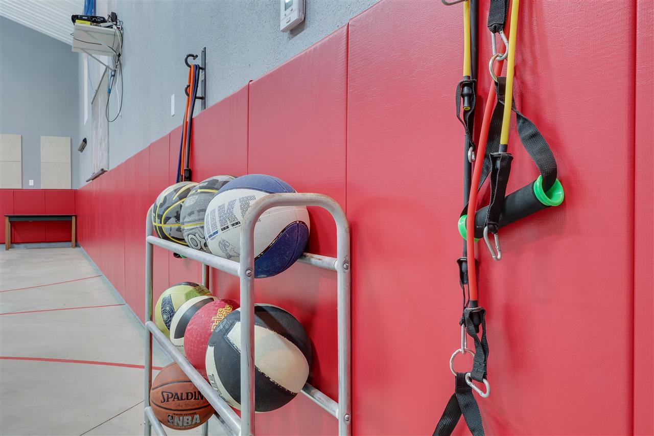 10498 Fallbrook Court