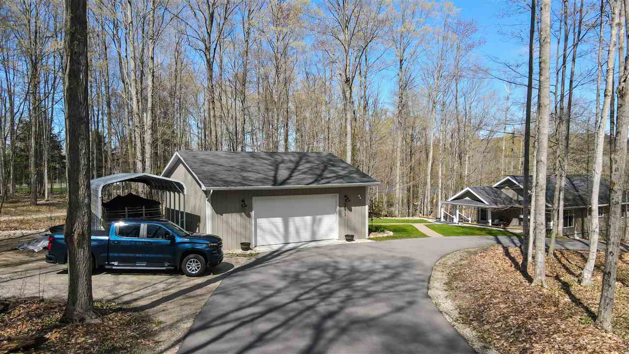 05072 Six Mile Lake Road