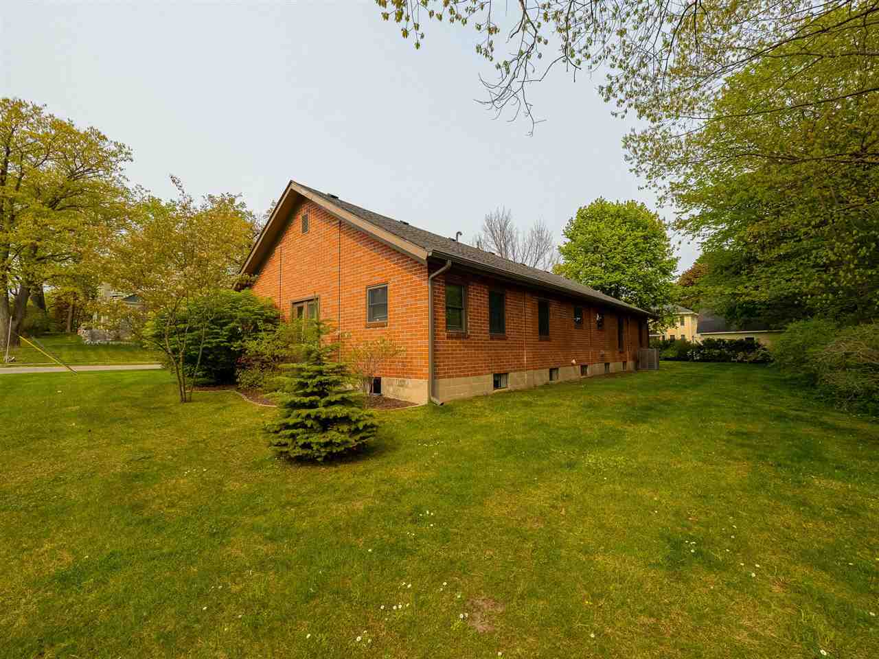 179 W Summit