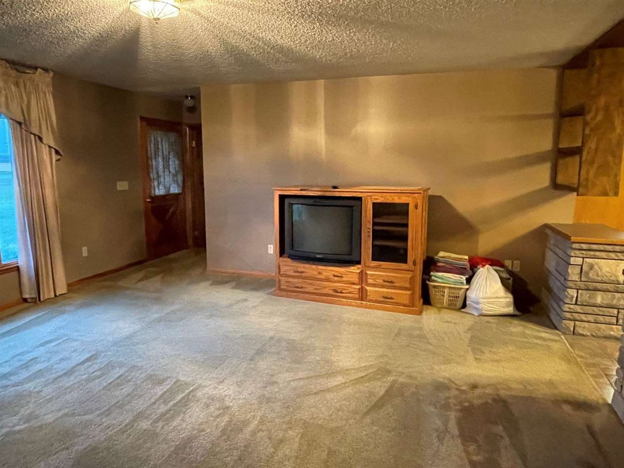 2210 S US 131