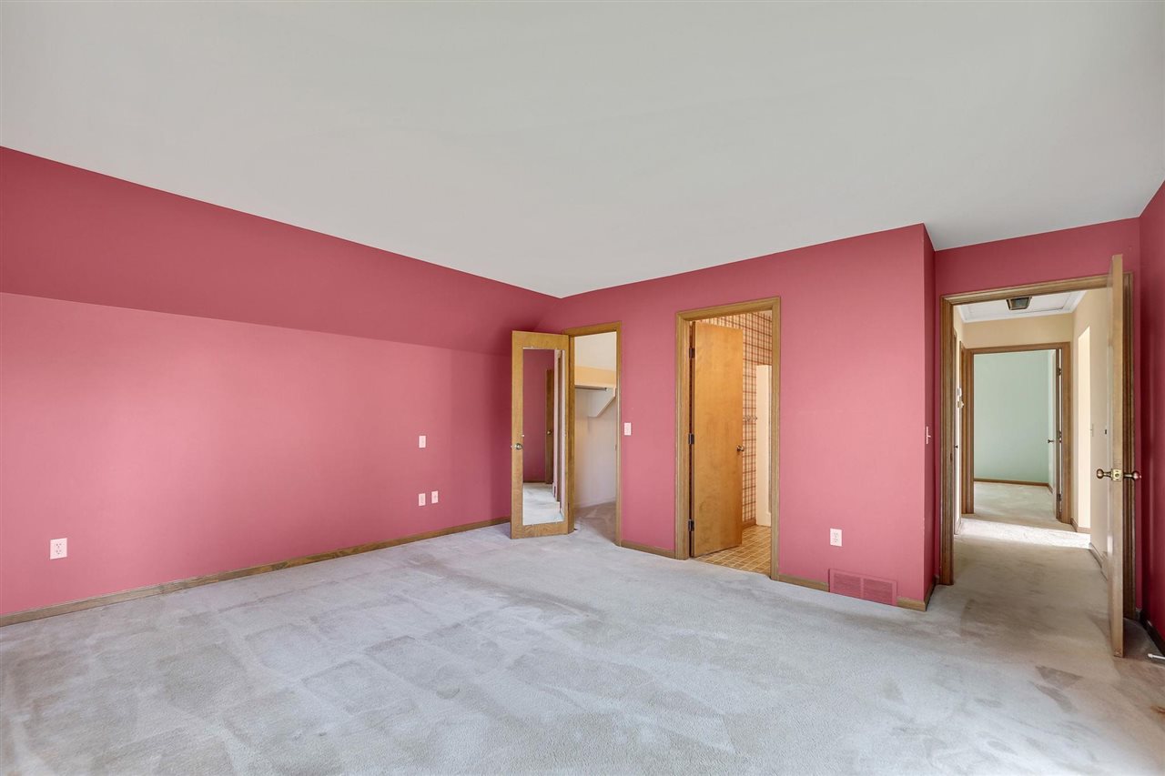 1246 Pine Tree Trail