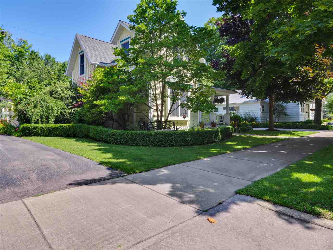 305 Antrim Street