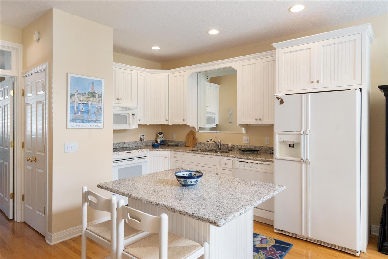 09512 Stonebrook Drive