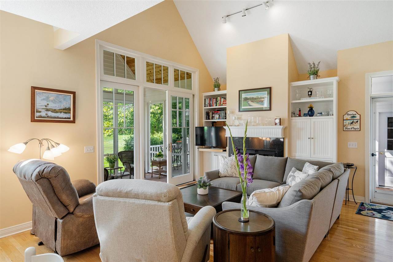09512 Stonebrook Drive