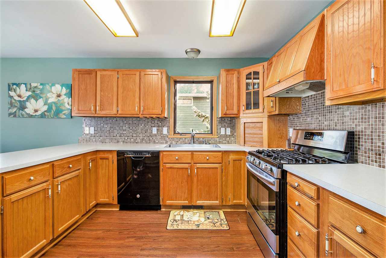 915 W Division Street