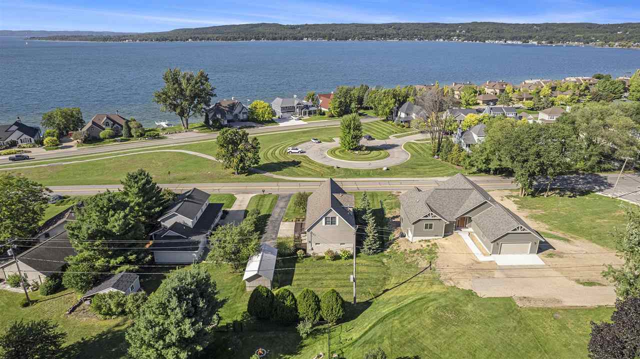 915 W Division Street