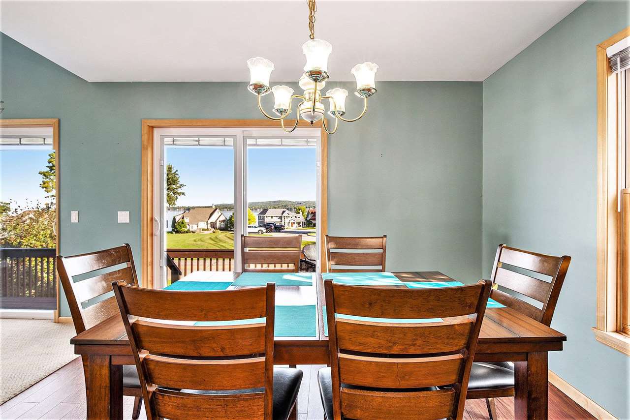 915 W Division Street