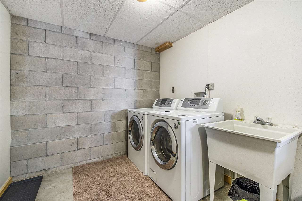 915 W Division Street