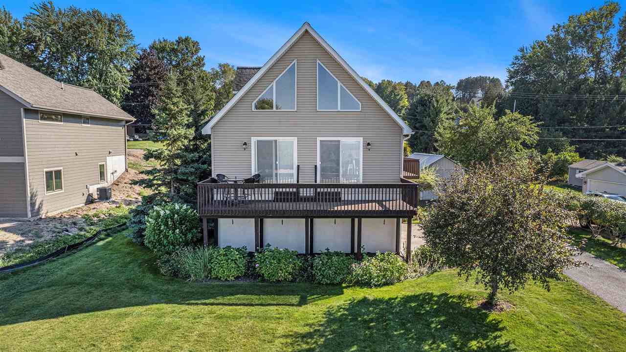 915 W Division Street