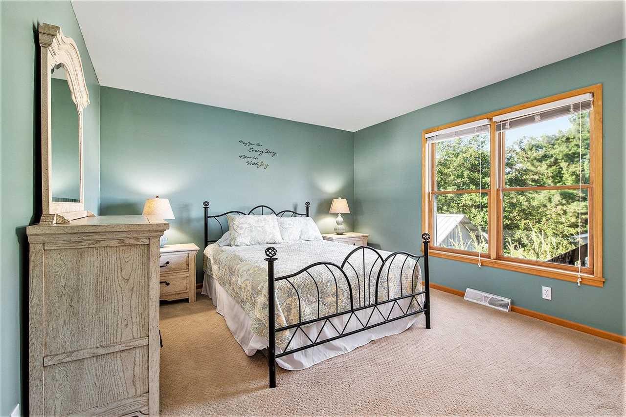 915 W Division Street