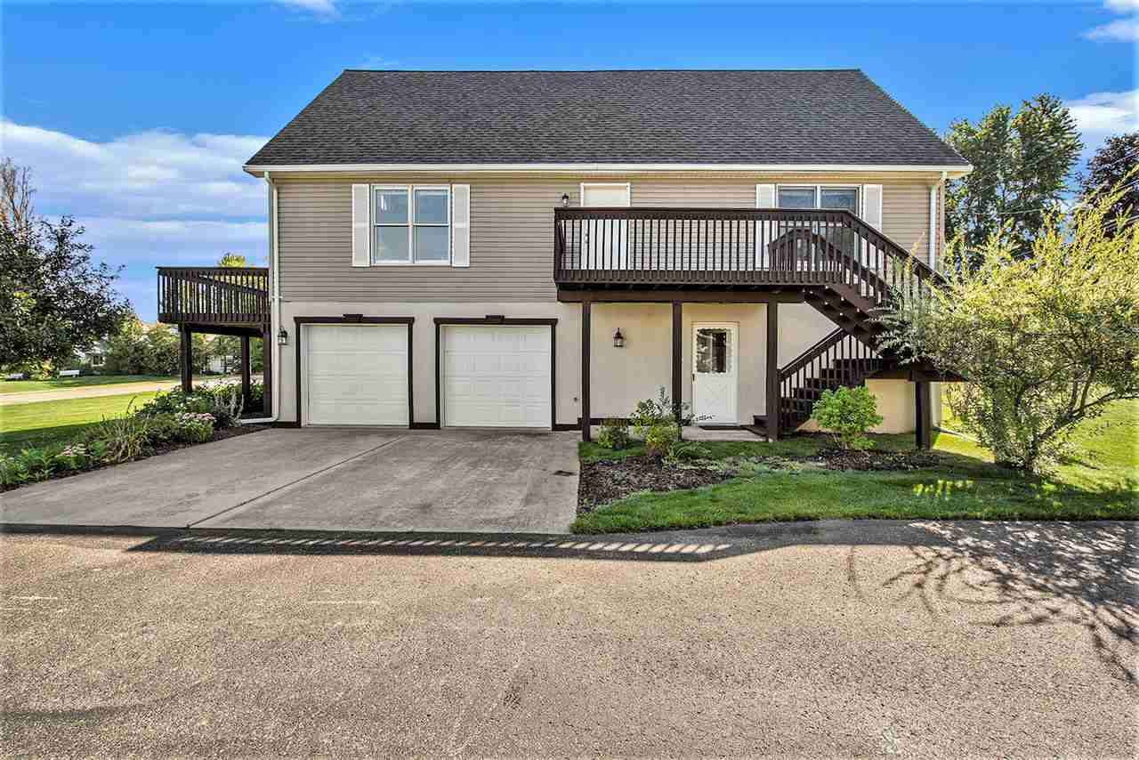 915 W Division Street