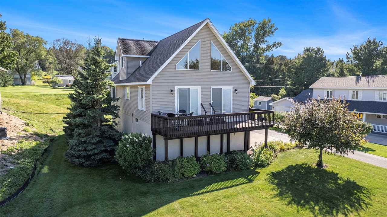 915 W Division Street