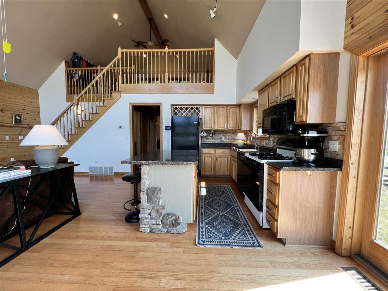290 Highlands Pike