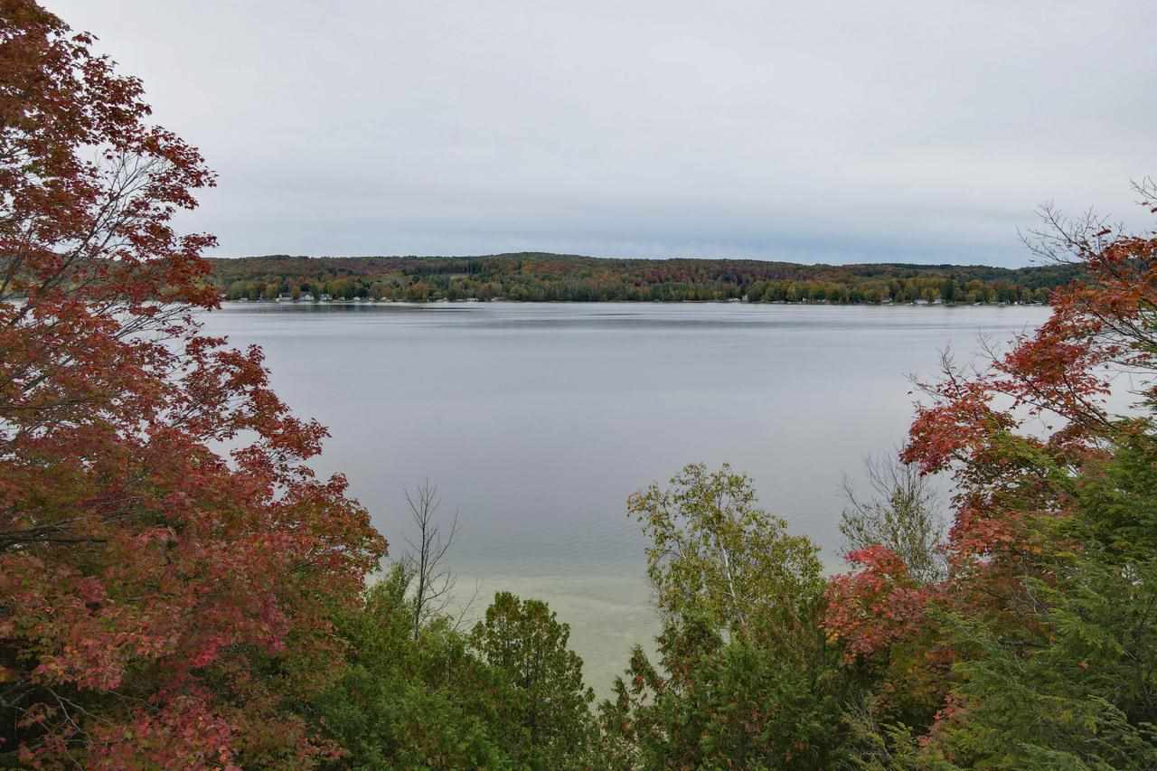 220 S Intermediate Lake Road