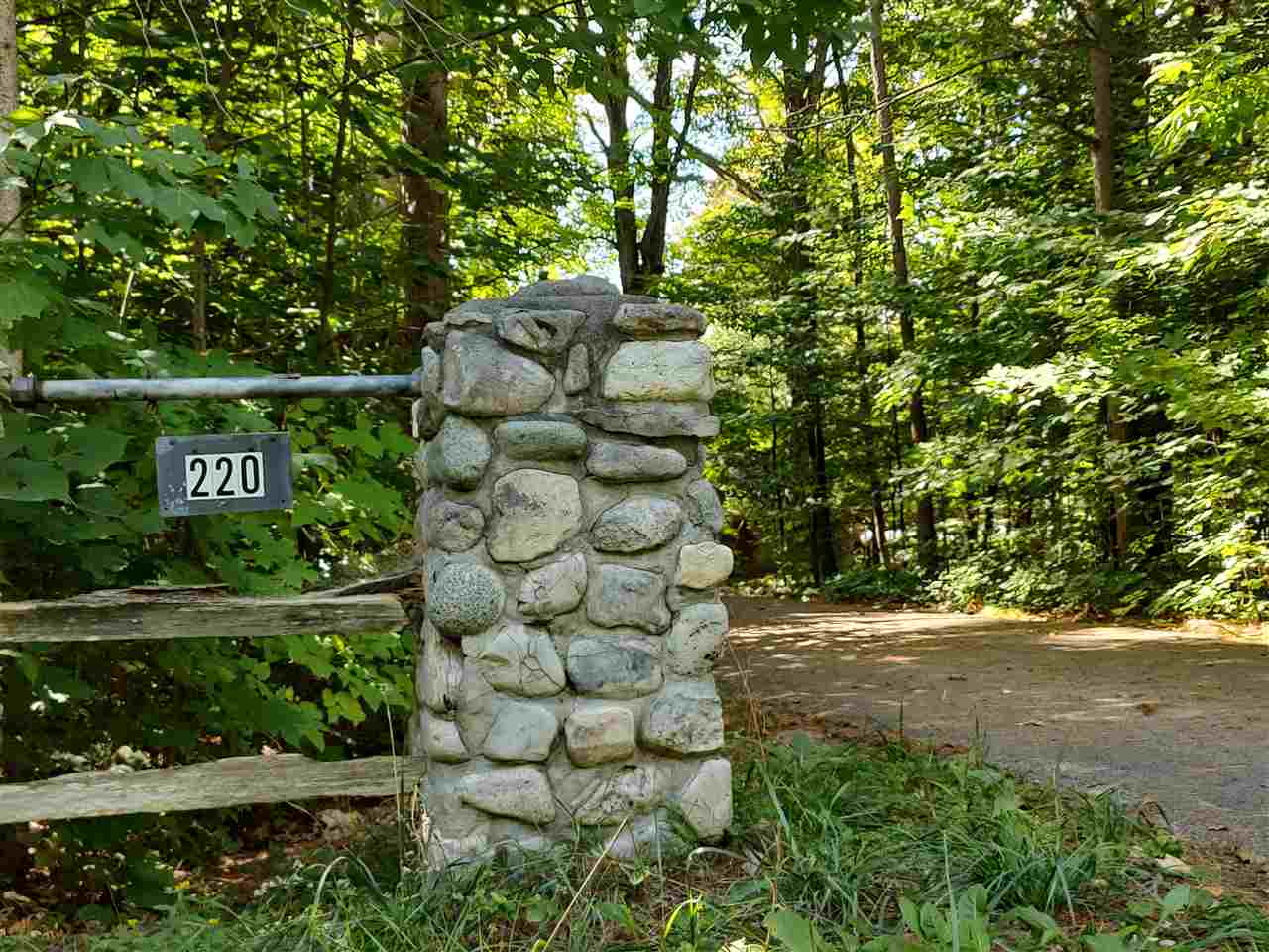 220 S Intermediate Lake Road
