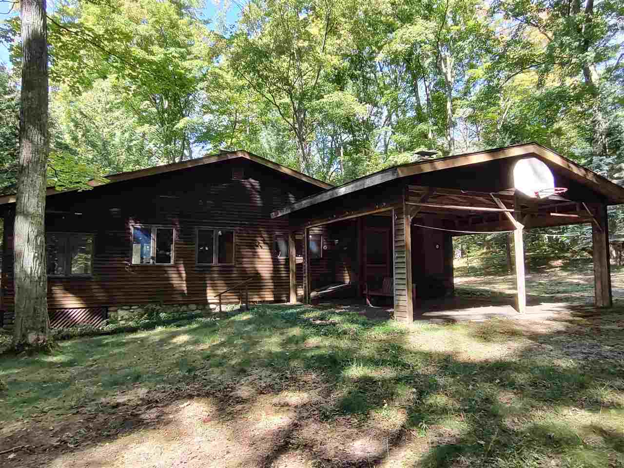 220 S Intermediate Lake Road