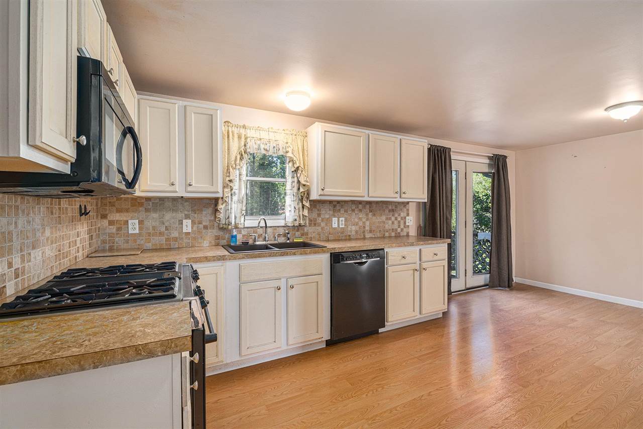 1343 W Conway