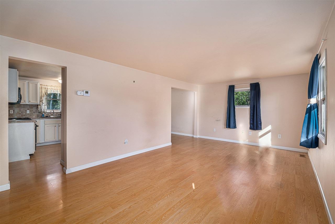 1343 W Conway