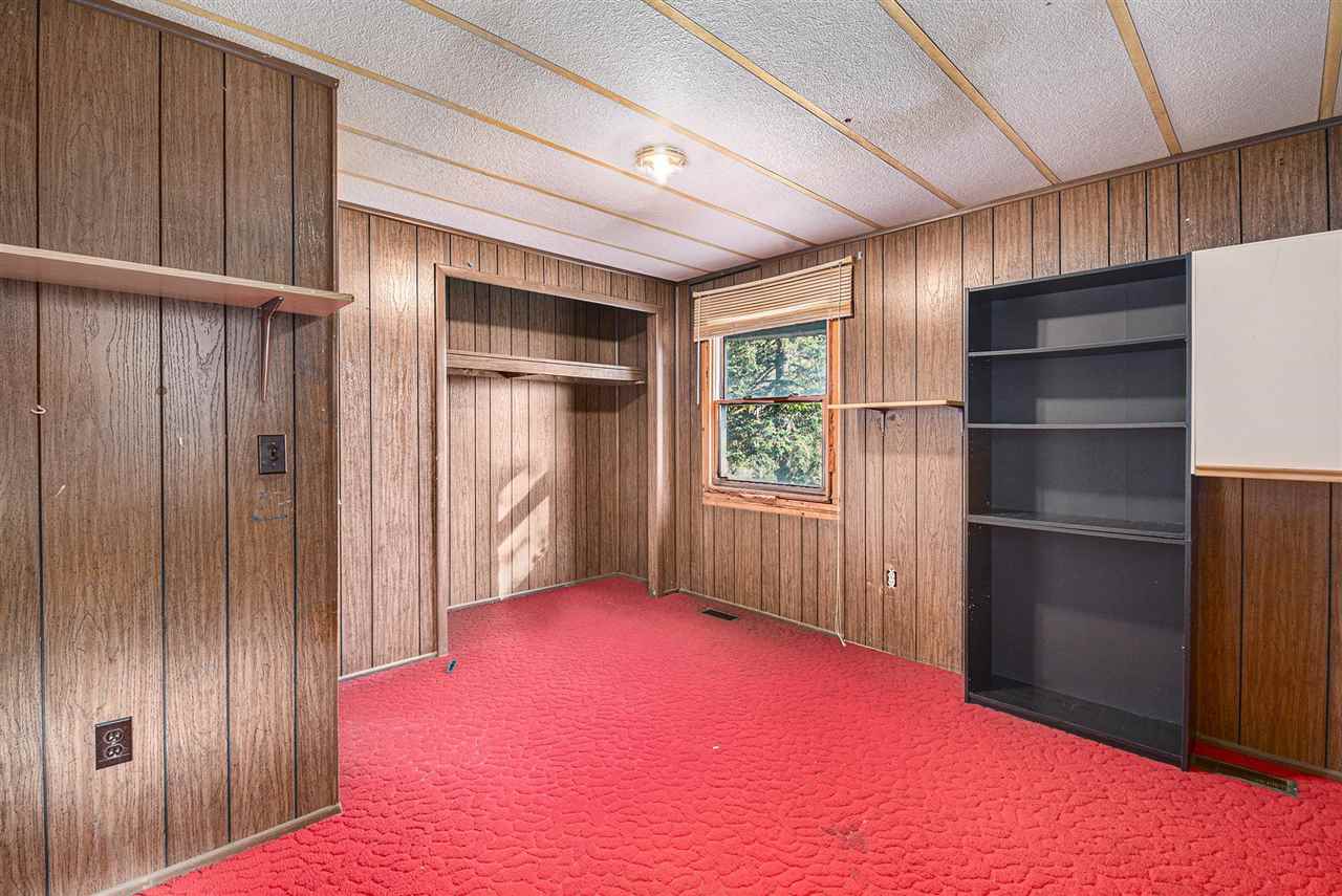 1343 W Conway