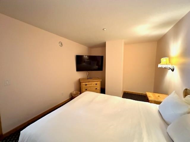 02780 Boyne Mountain Road Unit: 145 door 372