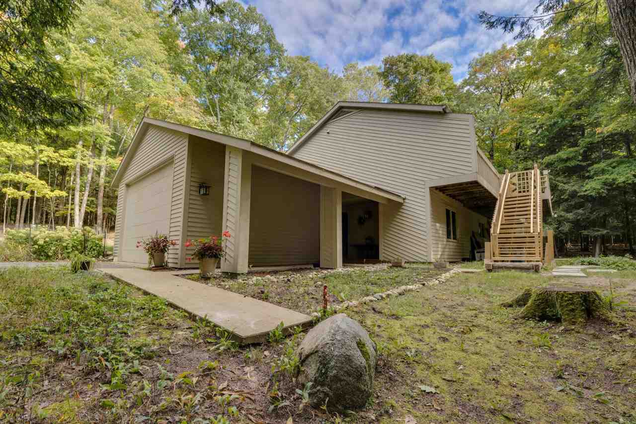 1324 Pine Tree Trail
