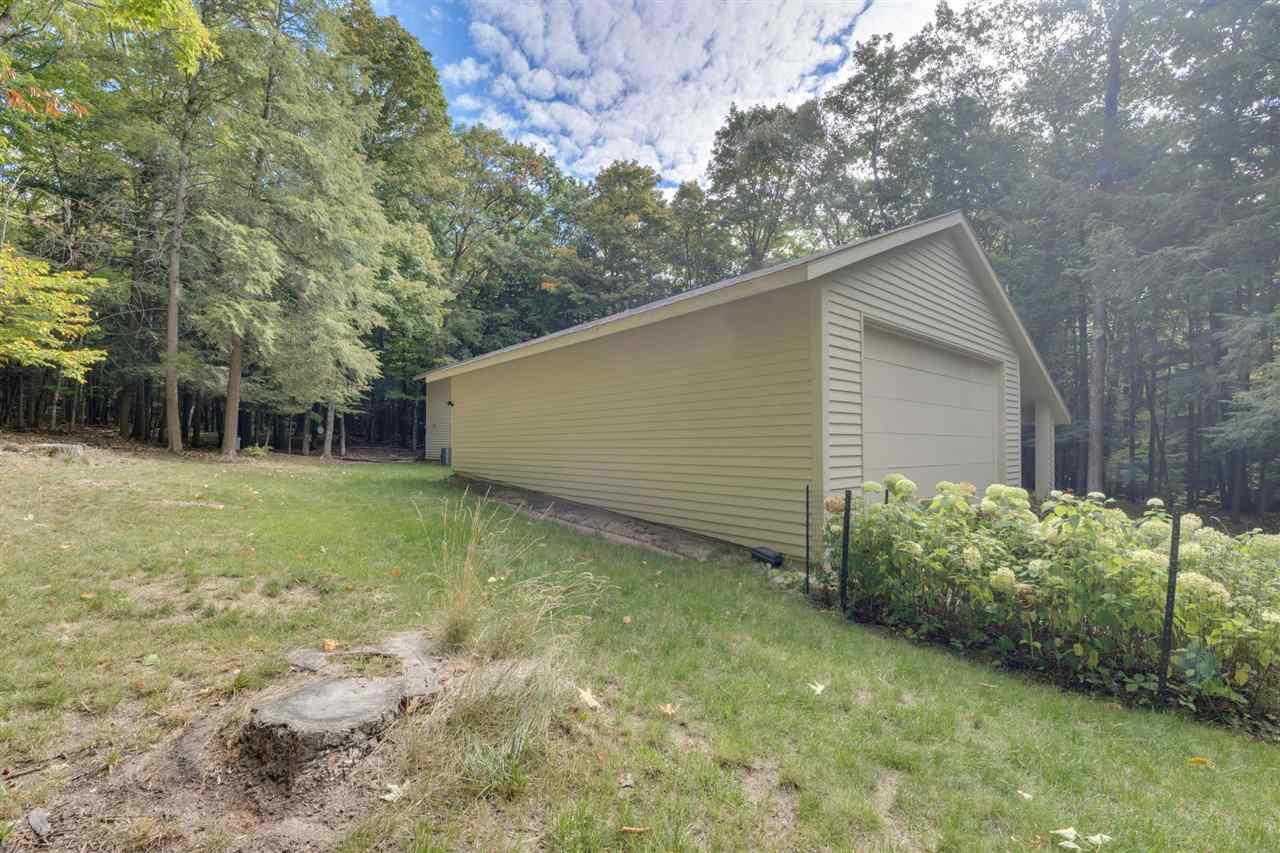 1324 Pine Tree Trail