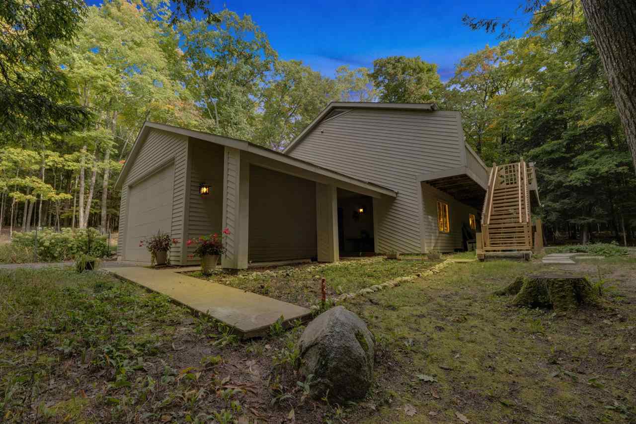 1324 Pine Tree Trail