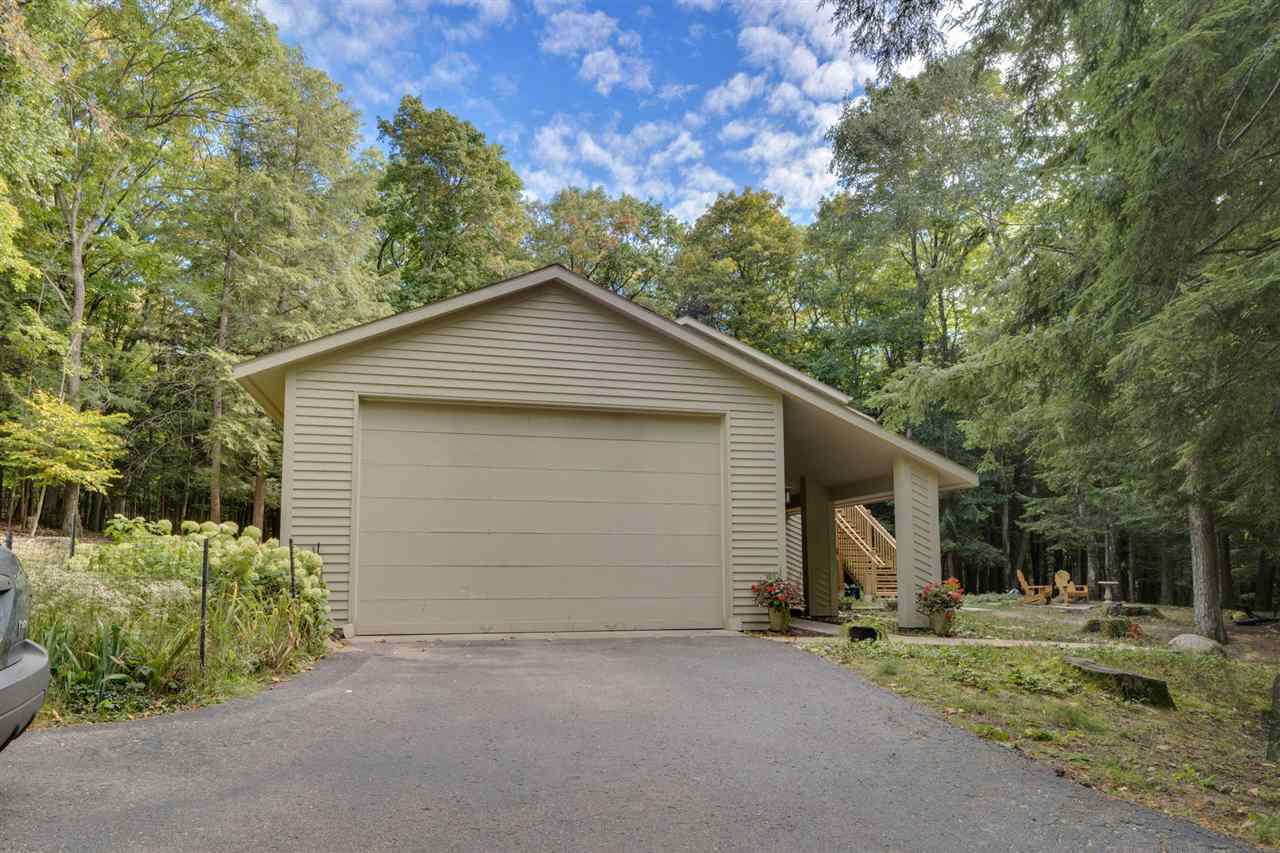 1324 Pine Tree Trail