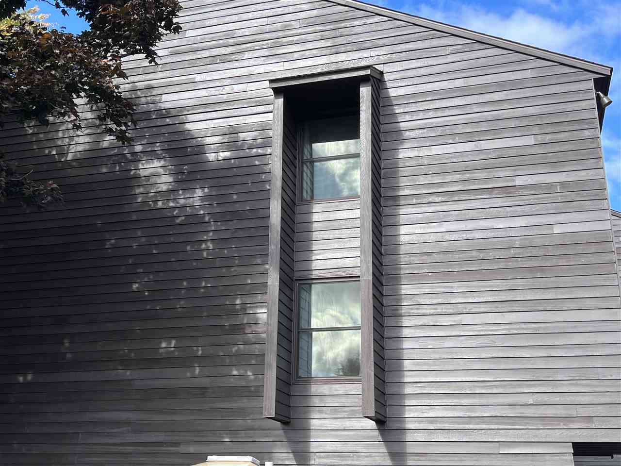 927 SPRING Street