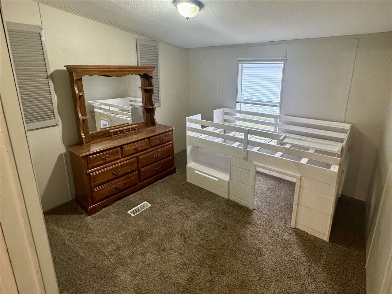 6685 N M-66 Unit: 182