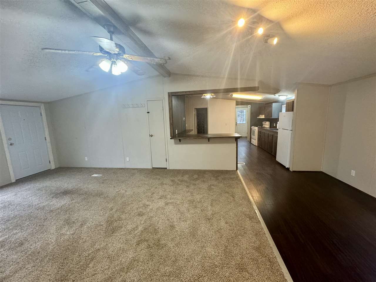 6685 N M-66 Unit: 182