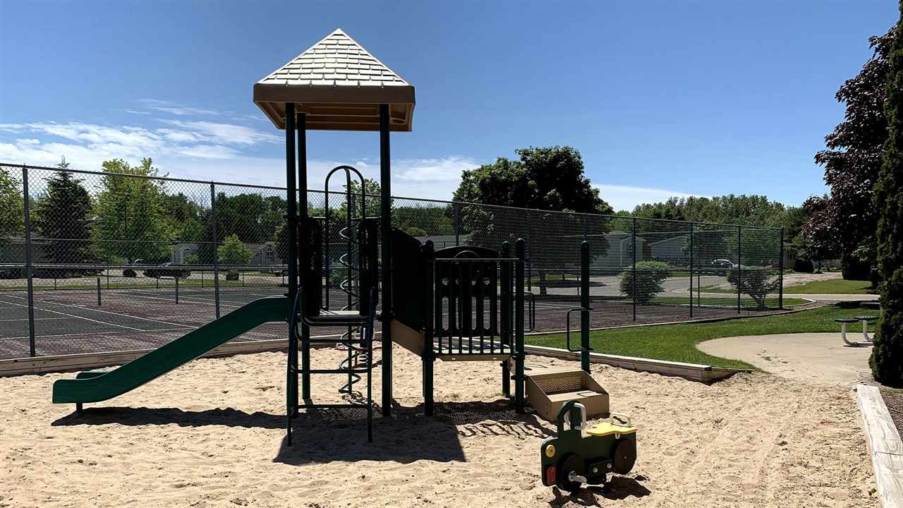 6685 N M-66 Unit: 182