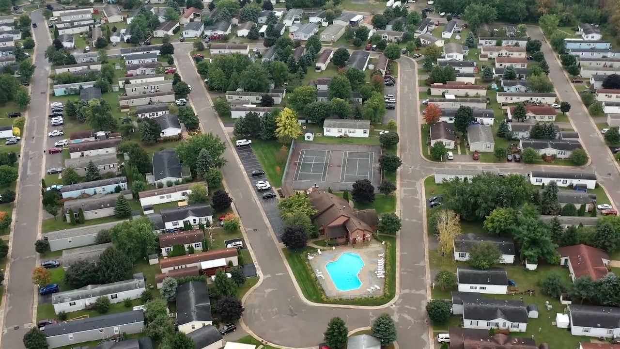 6685 N M-66 Unit: 182