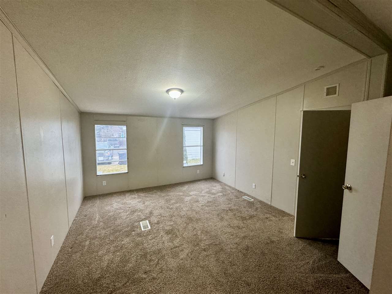 6685 N M-66 Unit: 182