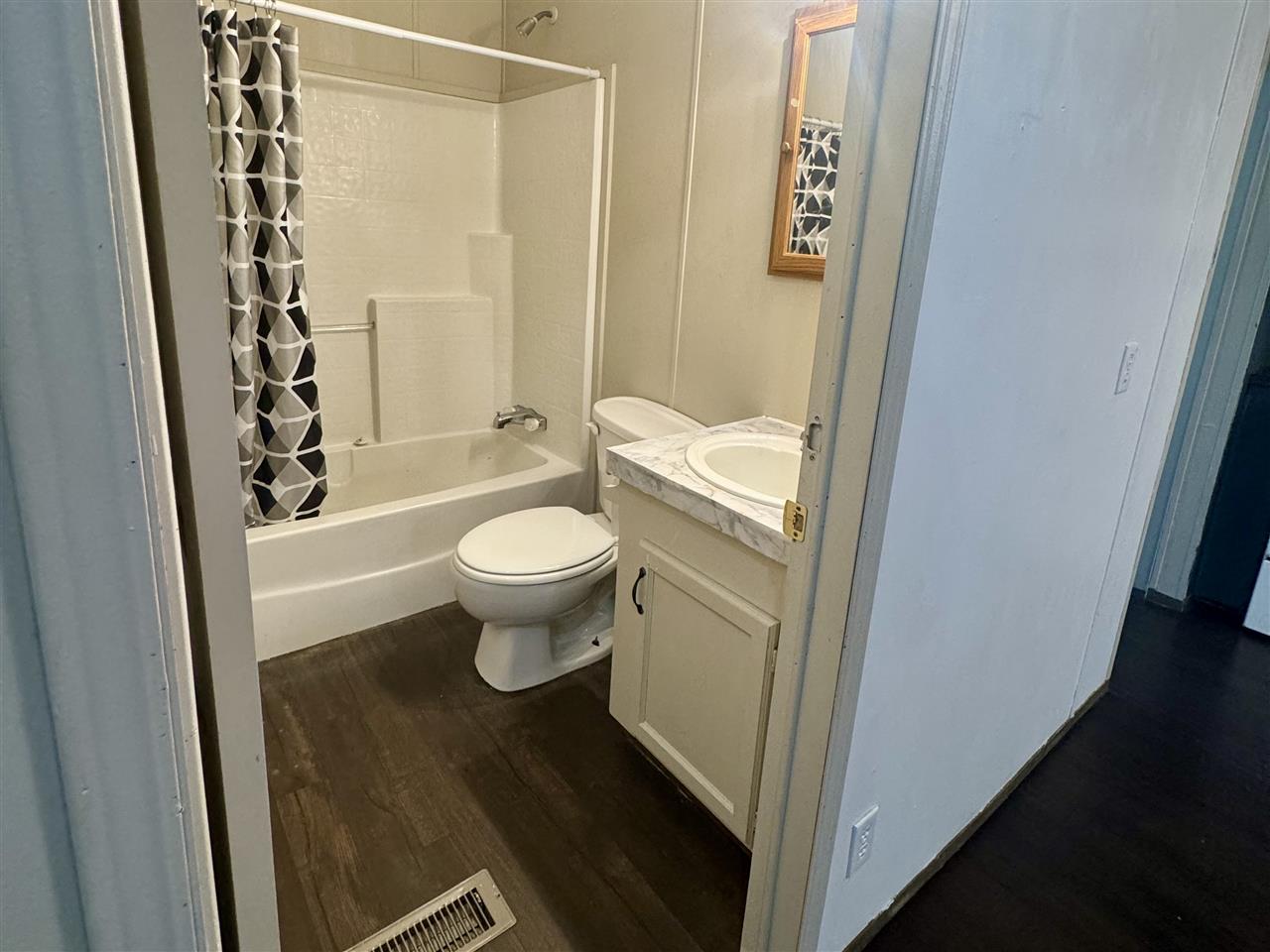 6685 N M-66 Unit: 182