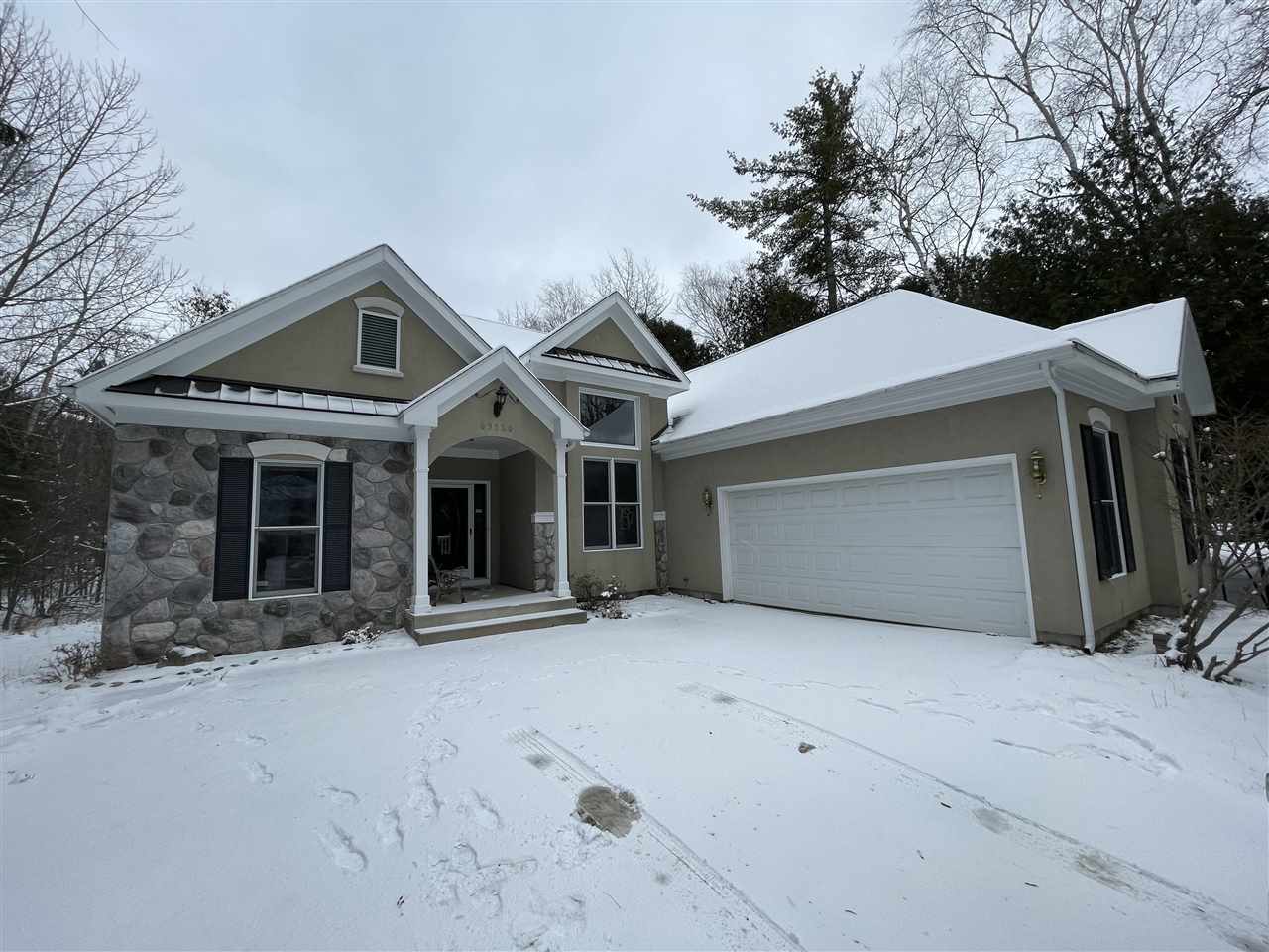 09230 North Pointe Woods Drive