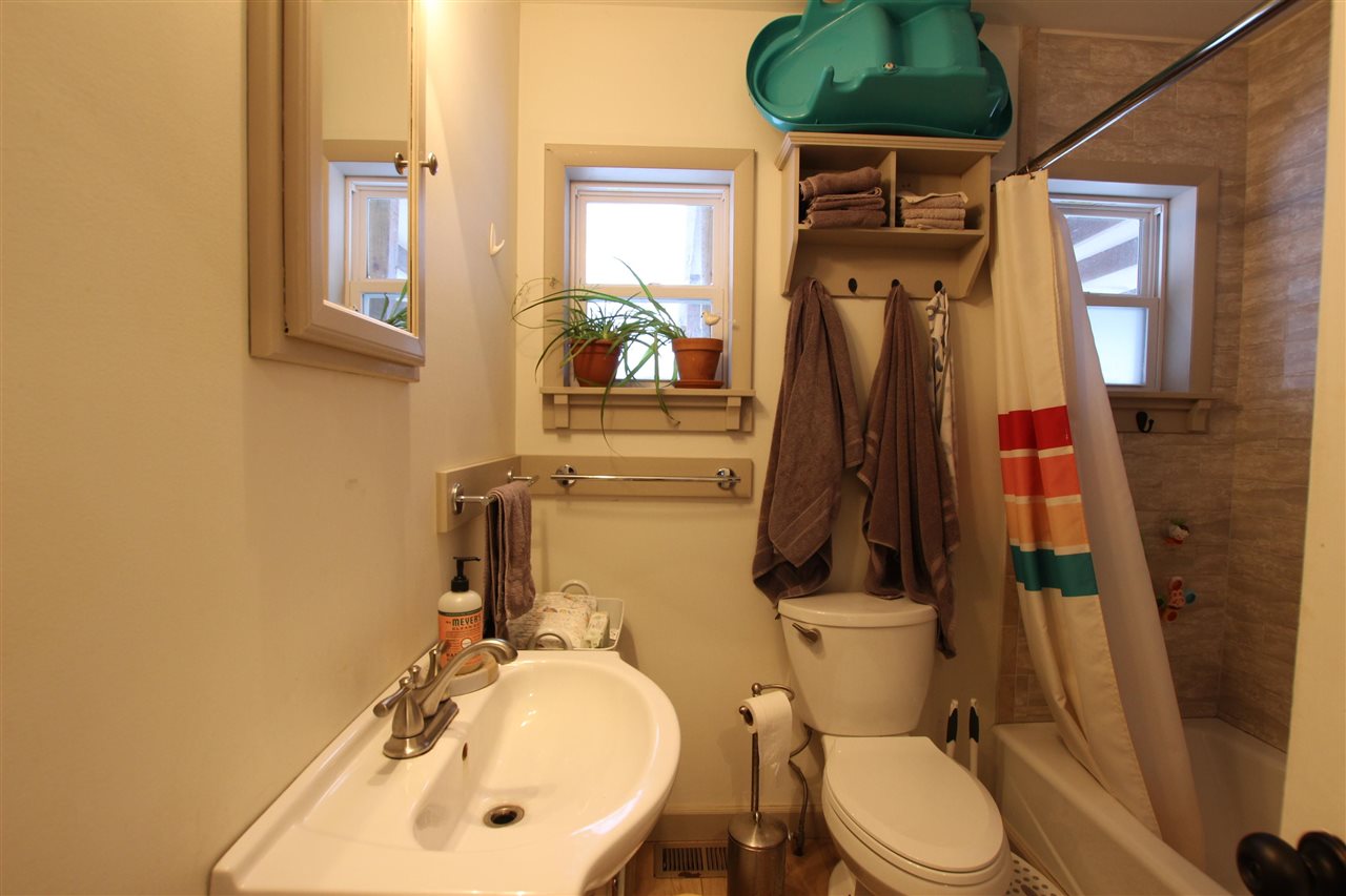 208 E Upright Avenue