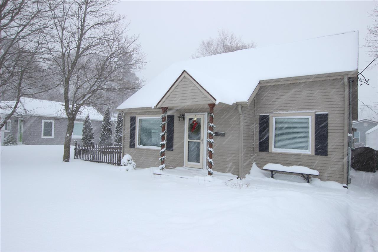 208 E Upright Avenue