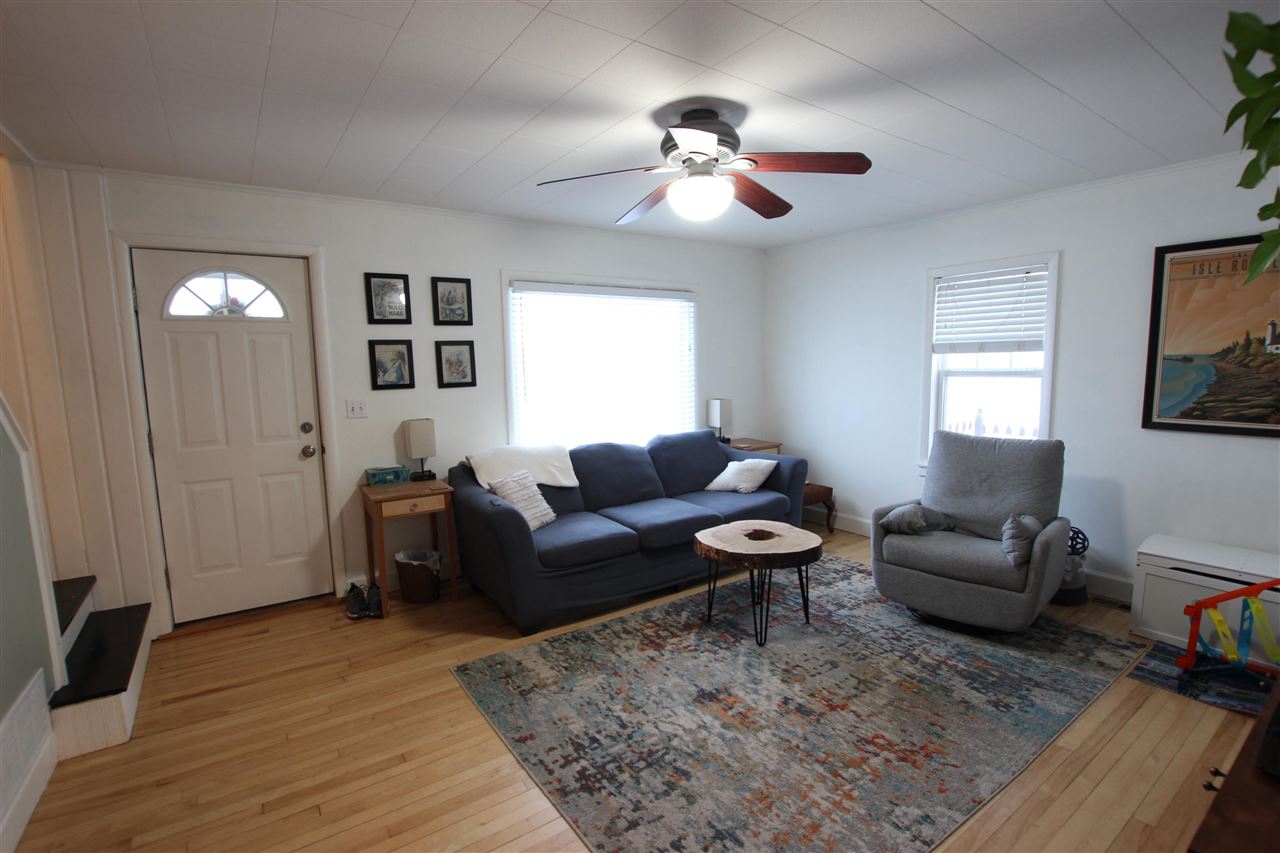 208 E Upright Avenue