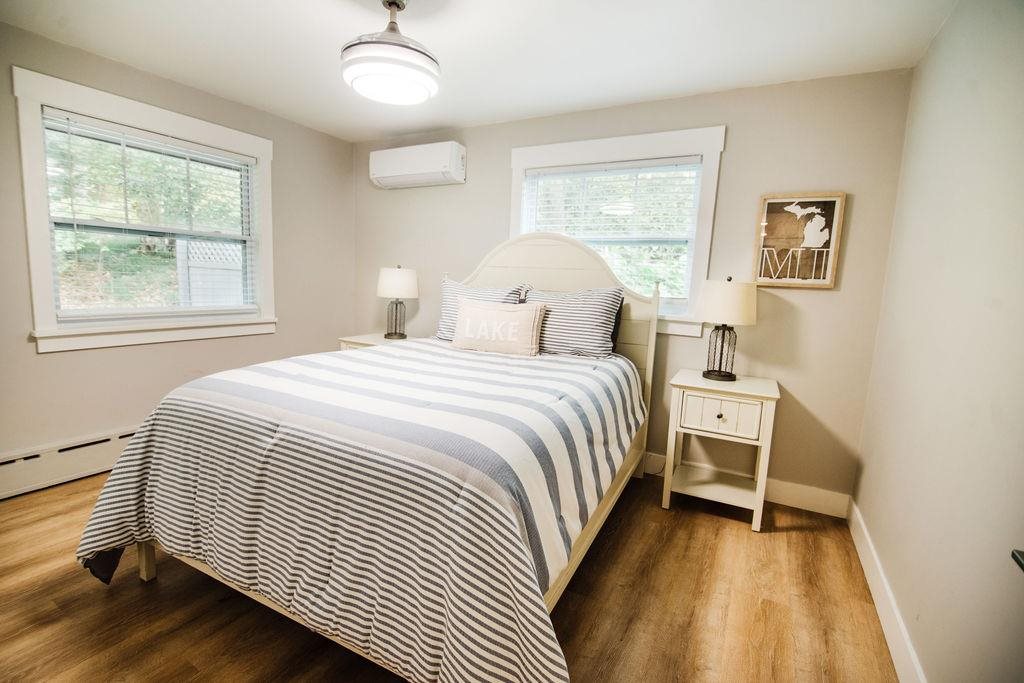 3042 LAKESHORE Road