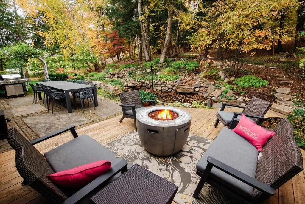 3042 LAKESHORE Road