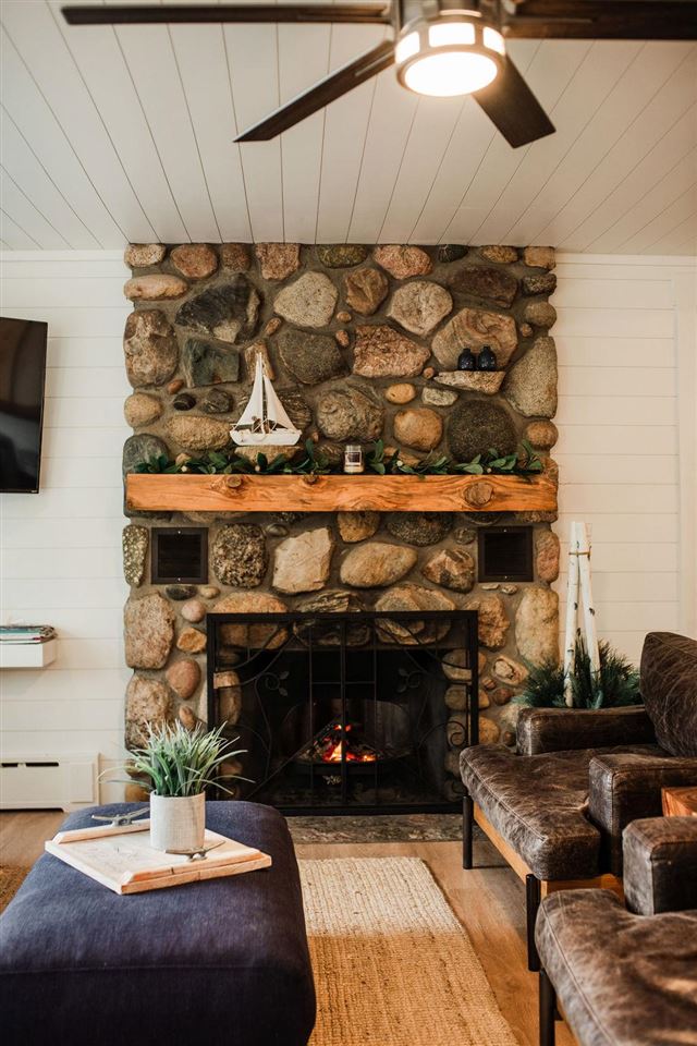 3042 LAKESHORE Road