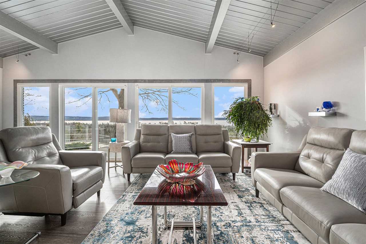 6918 Harbor - Petoskey Road