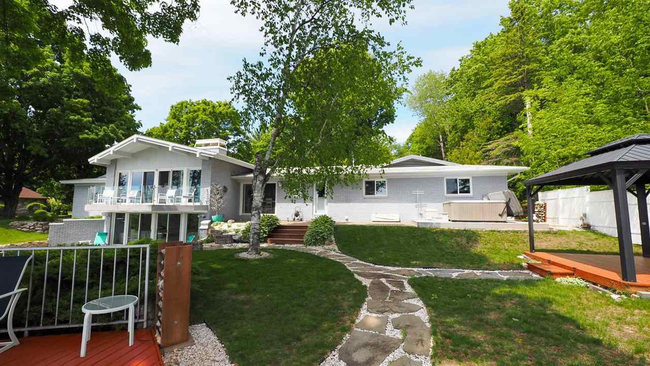 6918 Harbor - Petoskey Road
