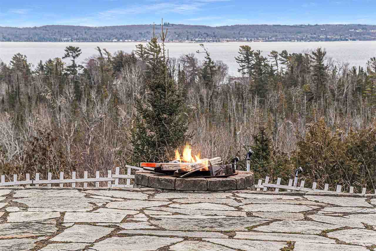 6918 Harbor - Petoskey Road