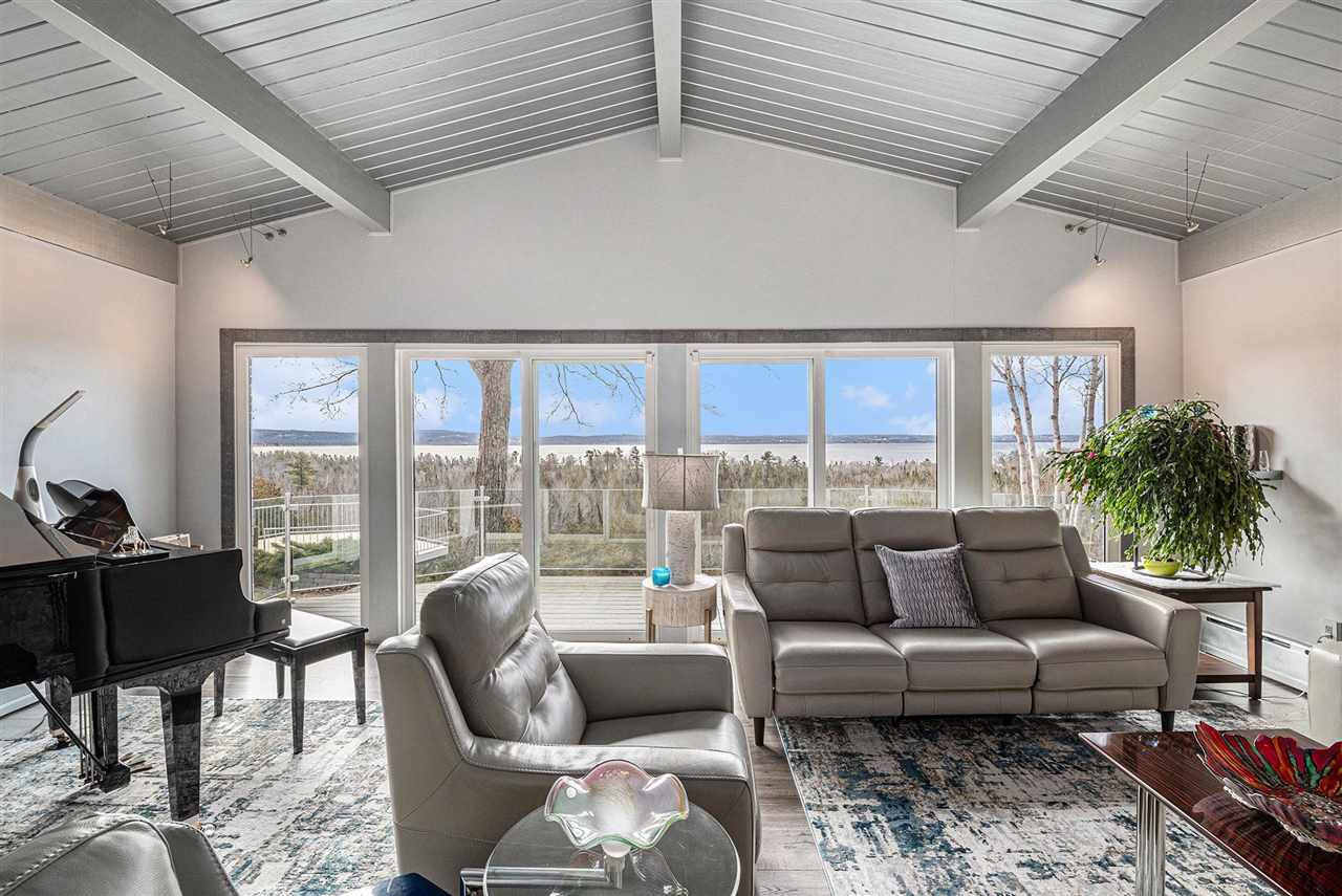 6918 Harbor - Petoskey Road