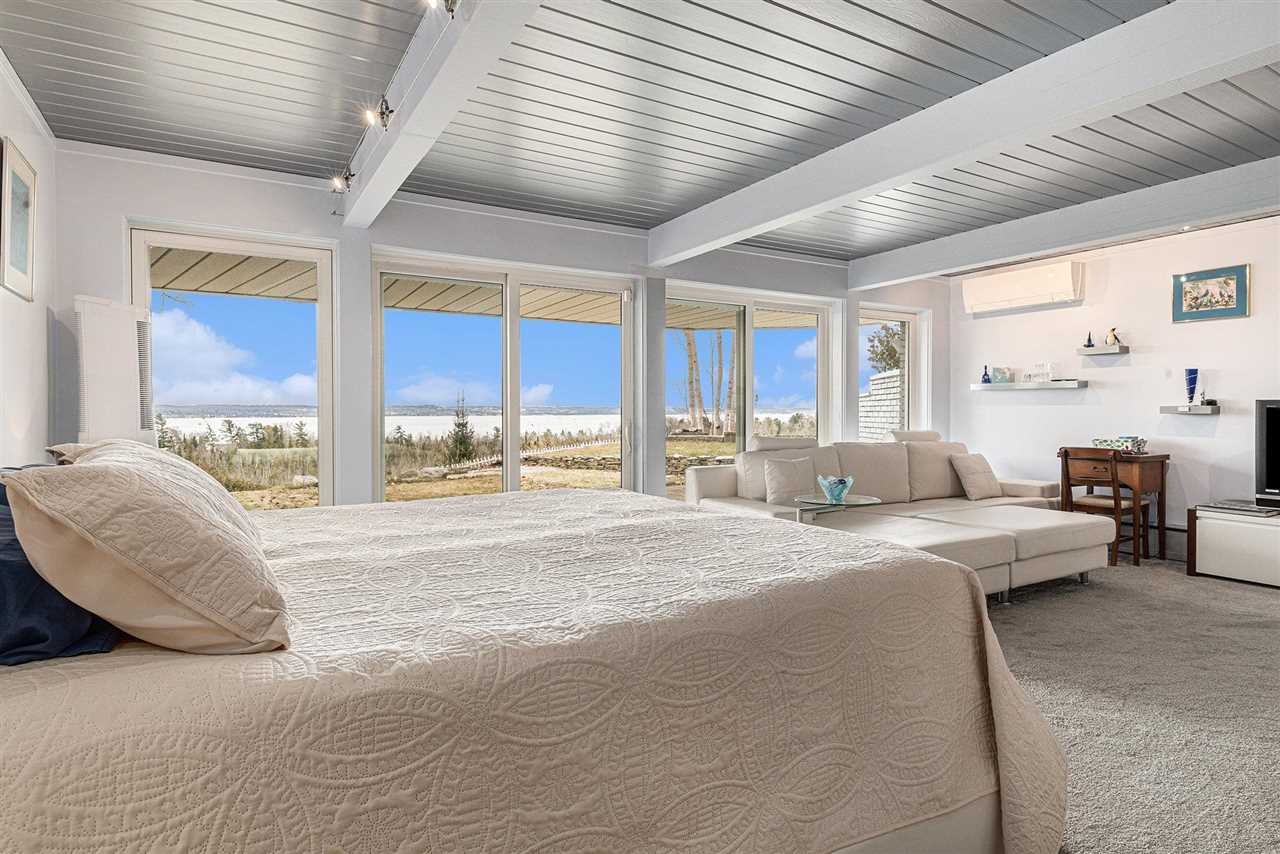 6918 Harbor - Petoskey Road