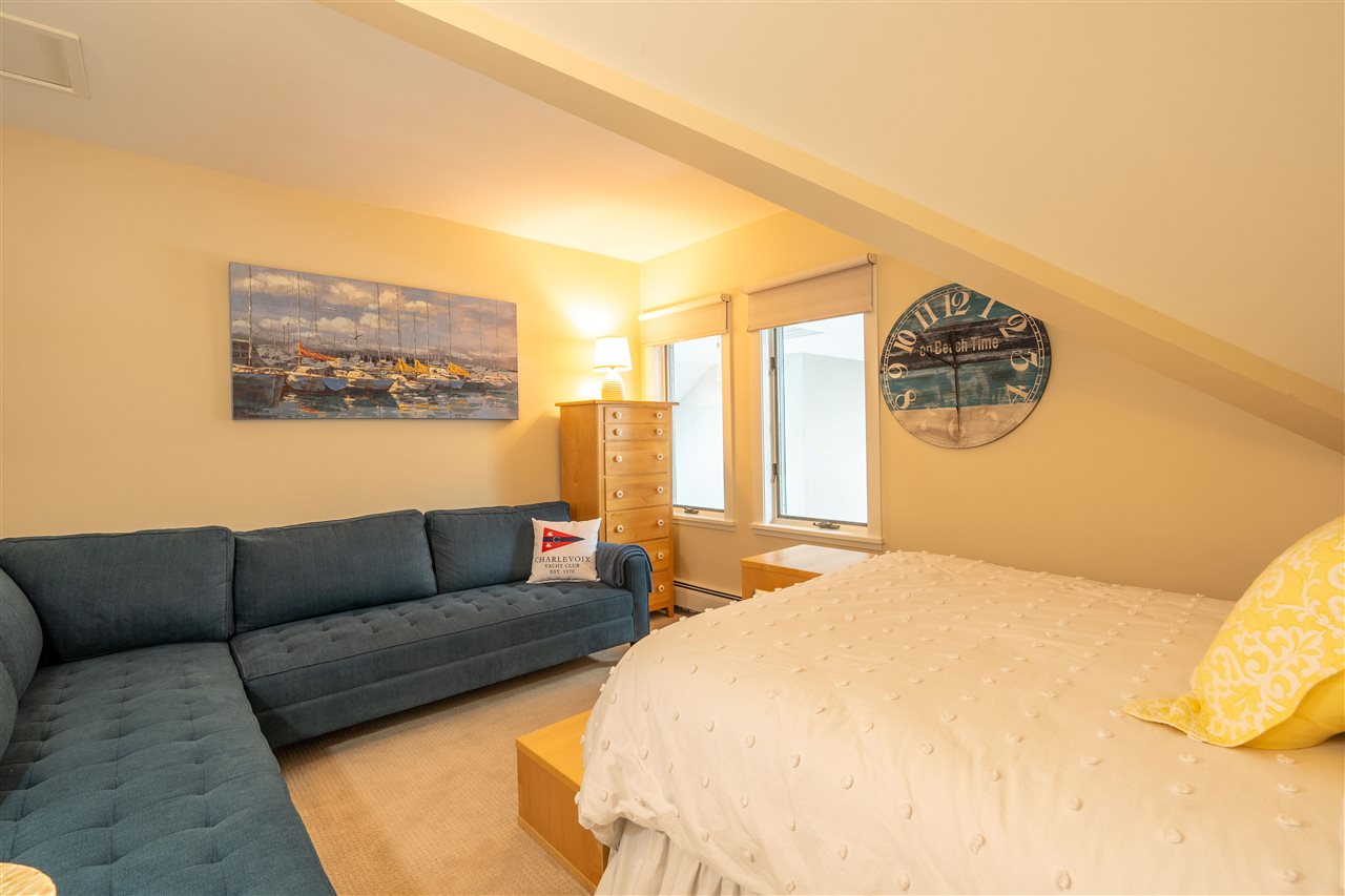 301 Michigan Avenue Unit: 13