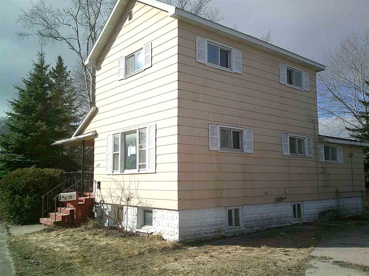 208 Long Lake Avenue